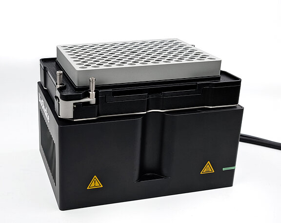 BioShake Q1 | Professional heater-cooler shaker for microplates BioShake Q1 | Professional heater-cooler shaker for microplates